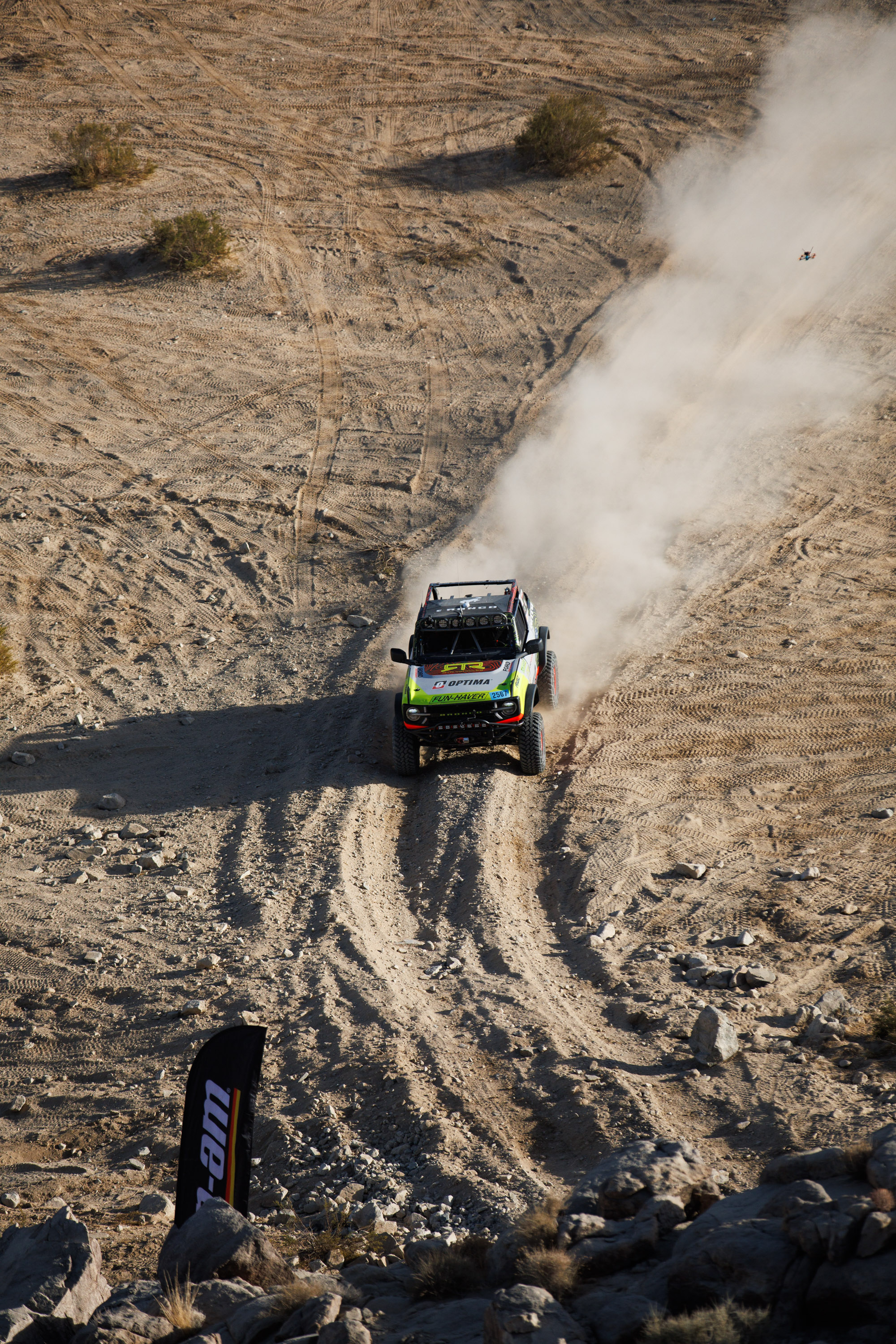 Ford Performance continued its success at the 2025 King of the Hammers as the Bronco 4600 race truck once again swept the podium in the 4600 Stock Class of the Every Man Challenge. 
